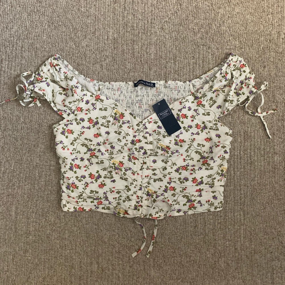 Short Sleeve Floral Crop Top